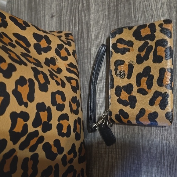 Coach Leopard Print Tote and Wristlet Set - Picture 2 of 7